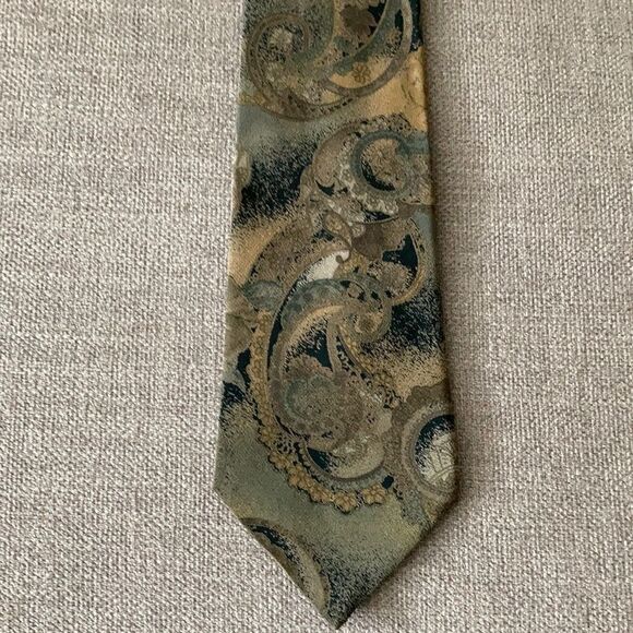 Pierre Cardin Silk Tie  in Paisley Ethereal Print - Picture 1 of 3